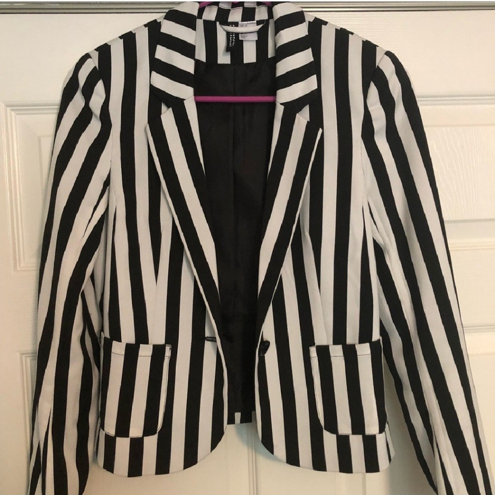Black and white stripe blazer